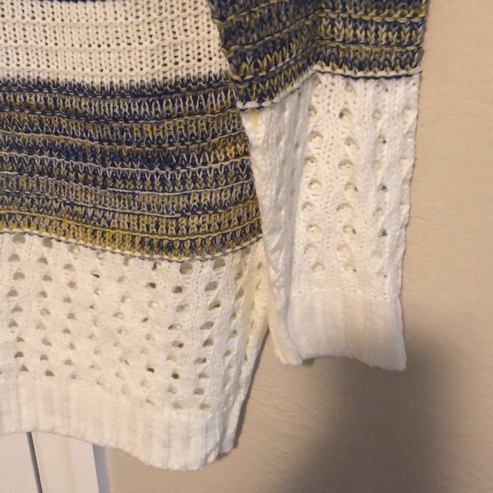 Sweater - Picture 4 of 6